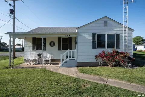 508 W North St, Sesser, IL 62884