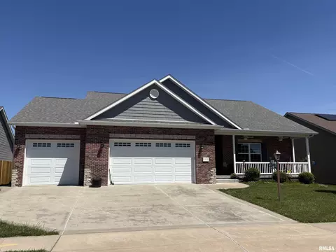 1625 Mackenzie St, Washington, IL 61571