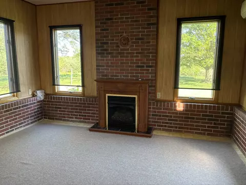 Living - 208 Holly Ter, Anna, IL 62906 photo 5 of 7