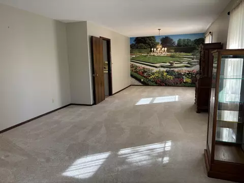 Living - 208 Holly Ter, Anna, IL 62906 photo 2 of 7