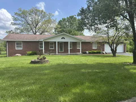 208 Holly Ter, Anna, IL 62906
