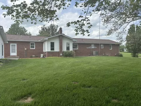 Exterior - 208 Holly Ter, Anna, IL 62906 photo 2 of 6