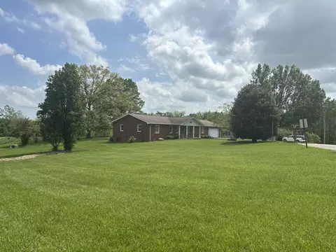 Exterior - 208 Holly Ter, Anna, IL 62906 photo 5 of 6