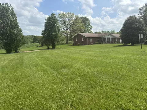 Exterior - 208 Holly Ter, Anna, IL 62906 photo 4 of 6