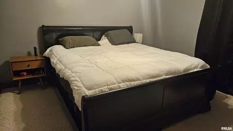 Bedroom - 1055 Elm St, Canton, IL 61520 photo 1 of 4