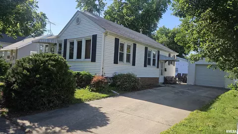 Other - 1055 Elm St, Canton, IL 61520 photo 2 of 12