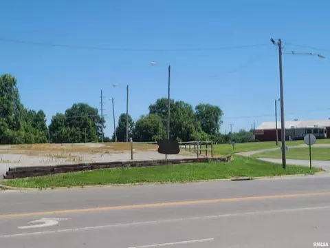 3305 E Vienna St, Anna, IL 62906 photo 3