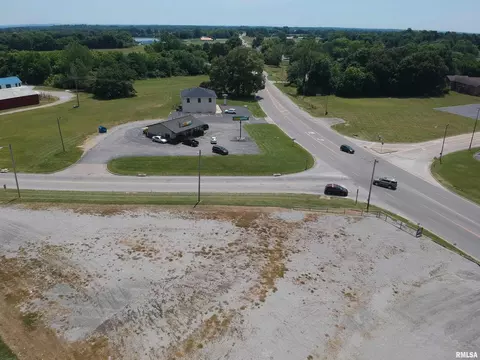 3305 E Vienna St, Anna, IL 62906 photo 2