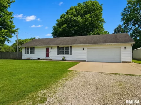 4502 E Terrace Dr, Chillicothe, IL 61523