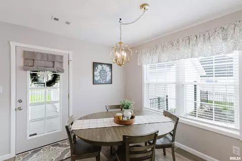 Dining - 1109 Glory Ln, Marion, IL 62959 photo 3 of 3