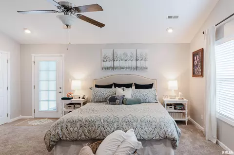 Bedroom - 1109 Glory Ln, Marion, IL 62959 photo 3 of 7