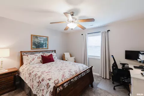 Bedroom - 1109 Glory Ln, Marion, IL 62959 photo 4 of 7