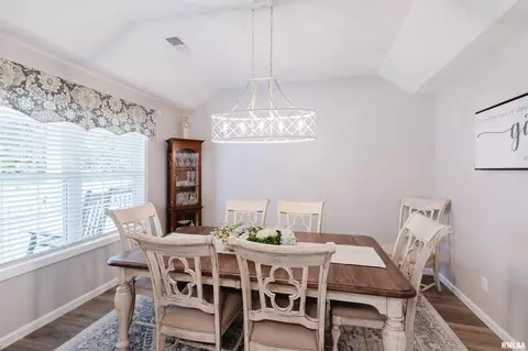Dining - 1109 Glory Ln, Marion, IL 62959 photo 1 of 3