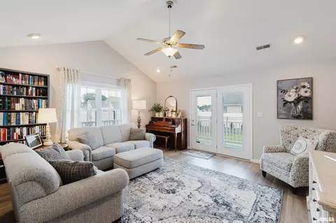 Living - 1109 Glory Ln, Marion, IL 62959 photo 1 of 1