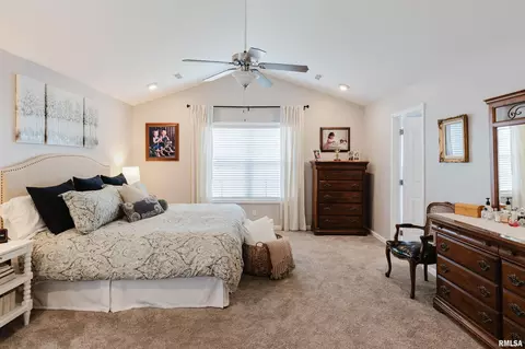 Bedroom - 1109 Glory Ln, Marion, IL 62959 photo 1 of 7