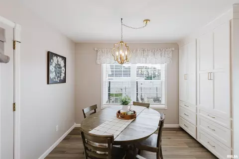 Dining - 1109 Glory Ln, Marion, IL 62959 photo 2 of 3