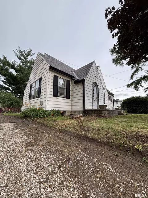 601 W Garfield Ave, Bartonville, IL 61607