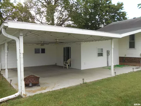 Exterior - 220 E Main St, Good Hope, IL 61438 photo 5 of 11
