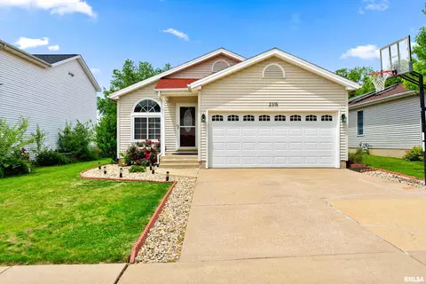 2315 W Miners Dr, Dunlap, IL 61525
