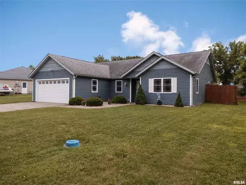 205 Noah Ln, Carterville, IL 62918