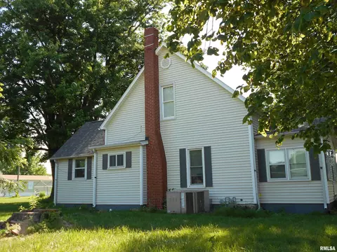 281 E Mechanic St, Ipava, IL 61441 photo 2
