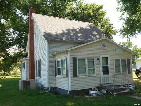281 E Mechanic St, Ipava, IL 61441 photo 3