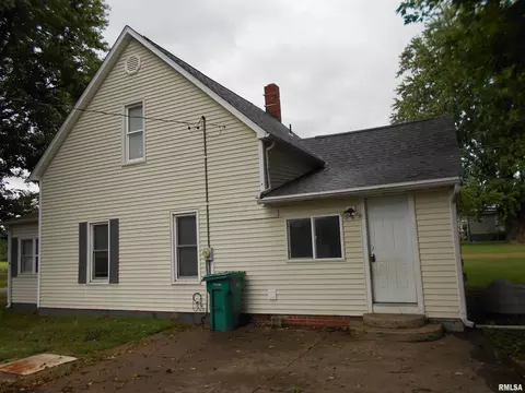 Exterior - 281 E Mechanic St, Ipava, IL 61441 photo 4 of 5