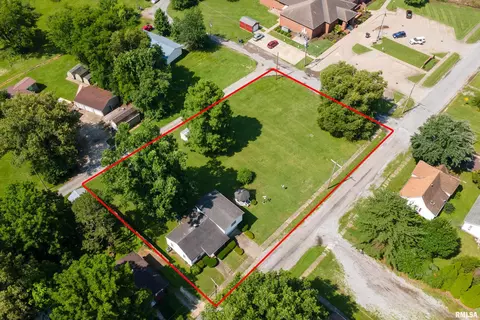 View/Area - 909 Grant St, Eldorado, IL 62930 photo 1 of 4