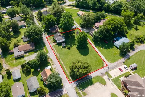 View/Area - 909 Grant St, Eldorado, IL 62930 photo 4 of 4