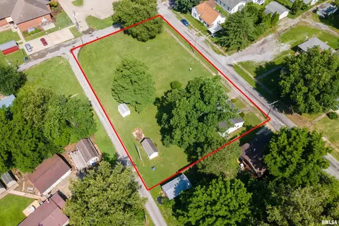 View/Area - 909 Grant St, Eldorado, IL 62930 photo 2 of 4