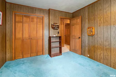 Bedroom - 909 Grant St, Eldorado, IL 62930 photo 6 of 6