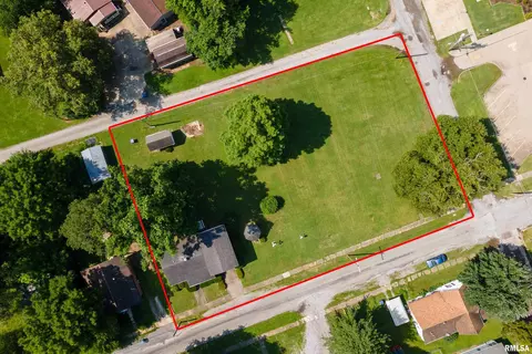 View/Area - 909 Grant St, Eldorado, IL 62930 photo 3 of 4
