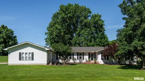 505 Victor Ln, Carterville, IL 62918