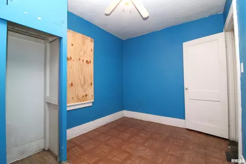 Bedroom - 721 E Seneca Pl, Peoria, IL 61603 photo 5 of 6