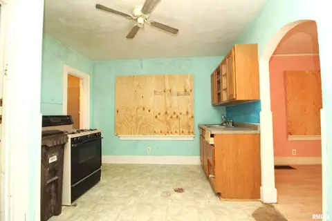 Other - 721 E Seneca Pl, Peoria, IL 61603 photo 2 of 5