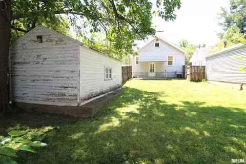 Exterior - 721 E Seneca Pl, Peoria, IL 61603 photo 8 of 9