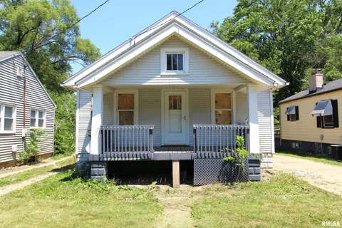 Exterior - 721 E Seneca Pl, Peoria, IL 61603 photo 1 of 9