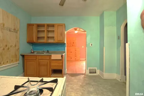 Other - 721 E Seneca Pl, Peoria, IL 61603 photo 3 of 5