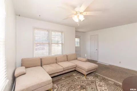 Living - 905 Eldridge St, Washington, IL 61571 photo 3 of 3