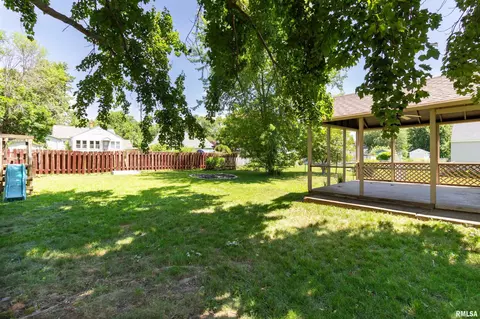 Exterior - 905 Eldridge St, Washington, IL 61571 photo 12 of 13