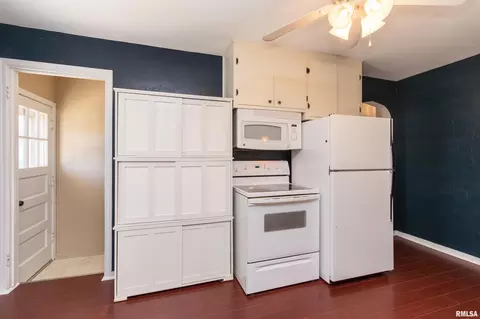 Entry Way - 905 Eldridge St, Washington, IL 61571 photo 1 of 2