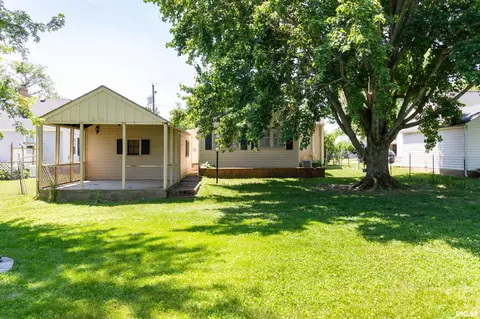 Exterior - 905 Eldridge St, Washington, IL 61571 photo 7 of 13