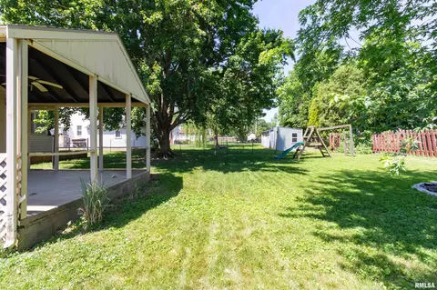 Exterior - 905 Eldridge St, Washington, IL 61571 photo 9 of 13