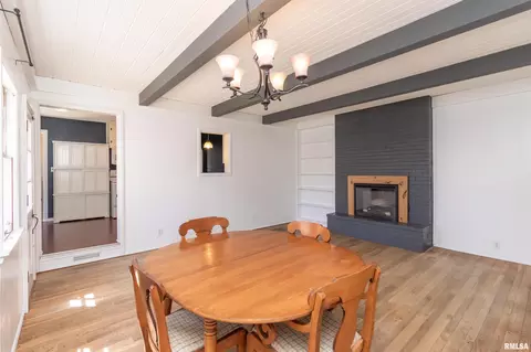 Dining - 905 Eldridge St, Washington, IL 61571 photo 3 of 3