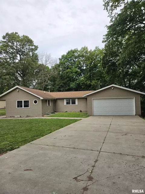 811 N Elbert Ct, Hanna City, IL 61536