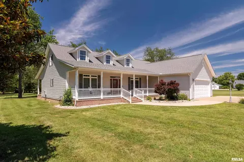 1609 Saddlebrook Ln, Herrin, IL 62948
