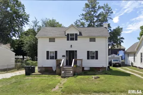 136 E Spruce St, Canton, IL 61520