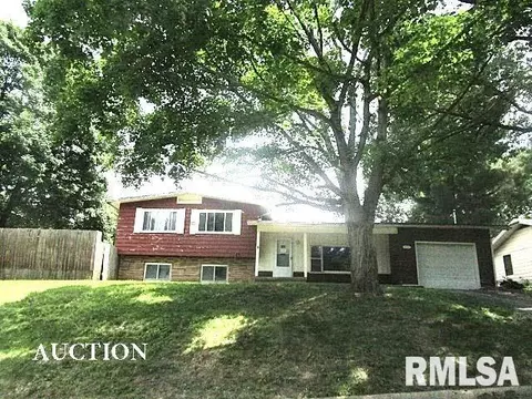 535 N Avenue C Avenue C, Canton, IL 61520