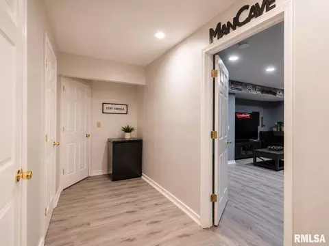 Entry Way - 916 Drayton St, Normal, IL 61761 photo 2 of 2
