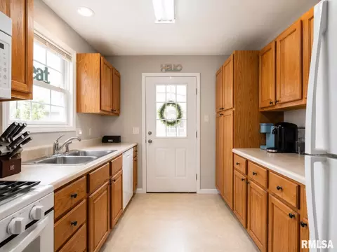 Other - 916 Drayton St, Normal, IL 61761 photo 3 of 13